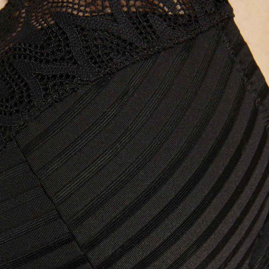 Soutien-gorge ampliforme coque moulée noir Célia