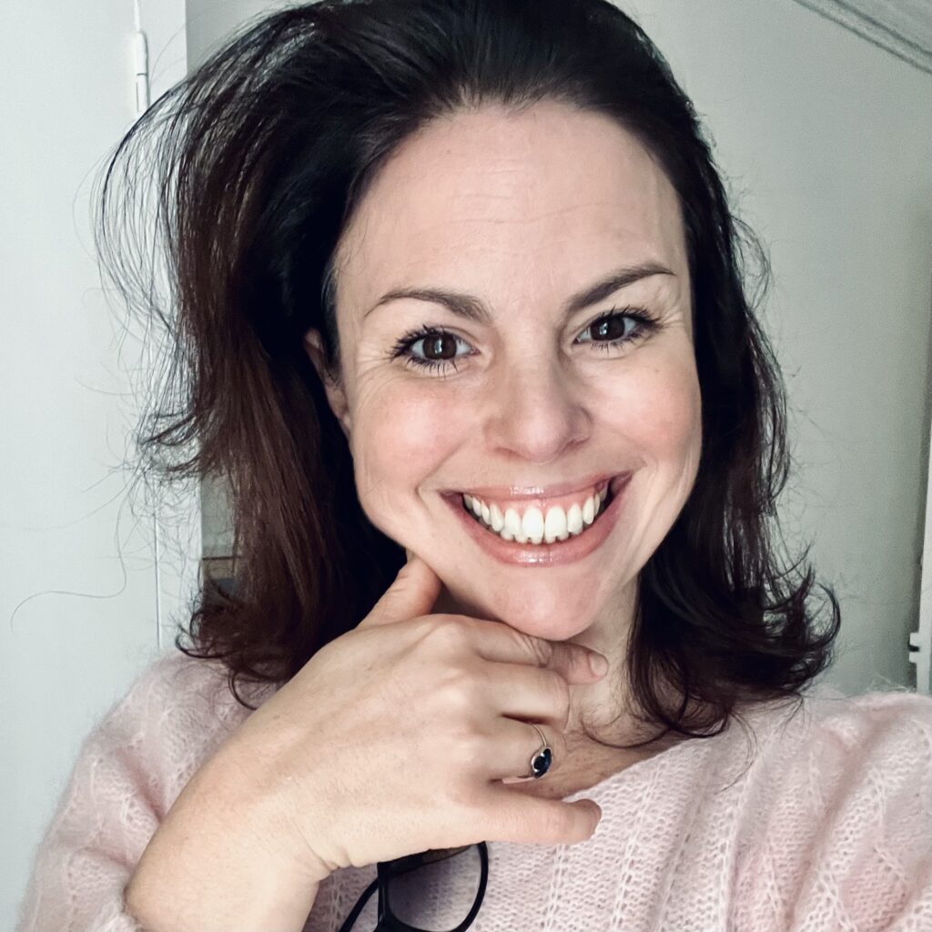 Julie PetitJean Casting PommPoire